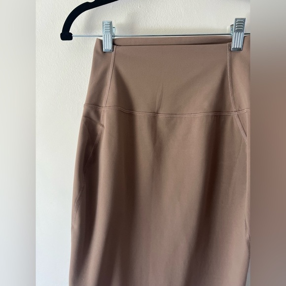 Lululemon Nulu Slim-Fit High-Rise Pull-On Midi Skirt Color Taupetastic Size 4 - Picture 4 of 8